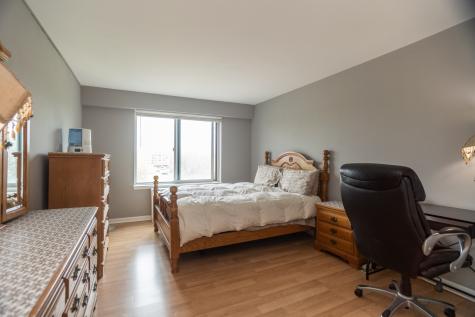 6833 North Kedzie Avenue Chicago IL 60645