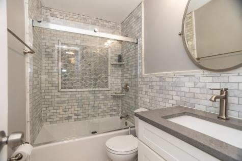 6833 North Kedzie Avenue Chicago IL 60645