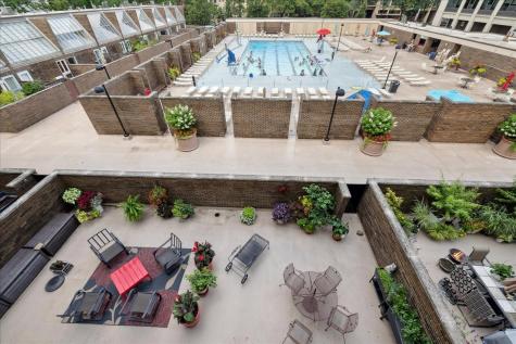 1555 North Sandburg Terrace Chicago IL 60610