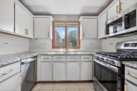 302 Grande Drive Minooka IL 60447