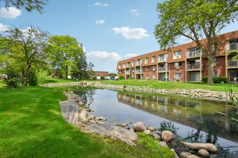 1 Villa Verde Drive Buffalo Grove IL 60089