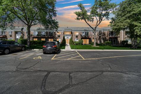 10369 Dearlove Road Glenview IL 60025