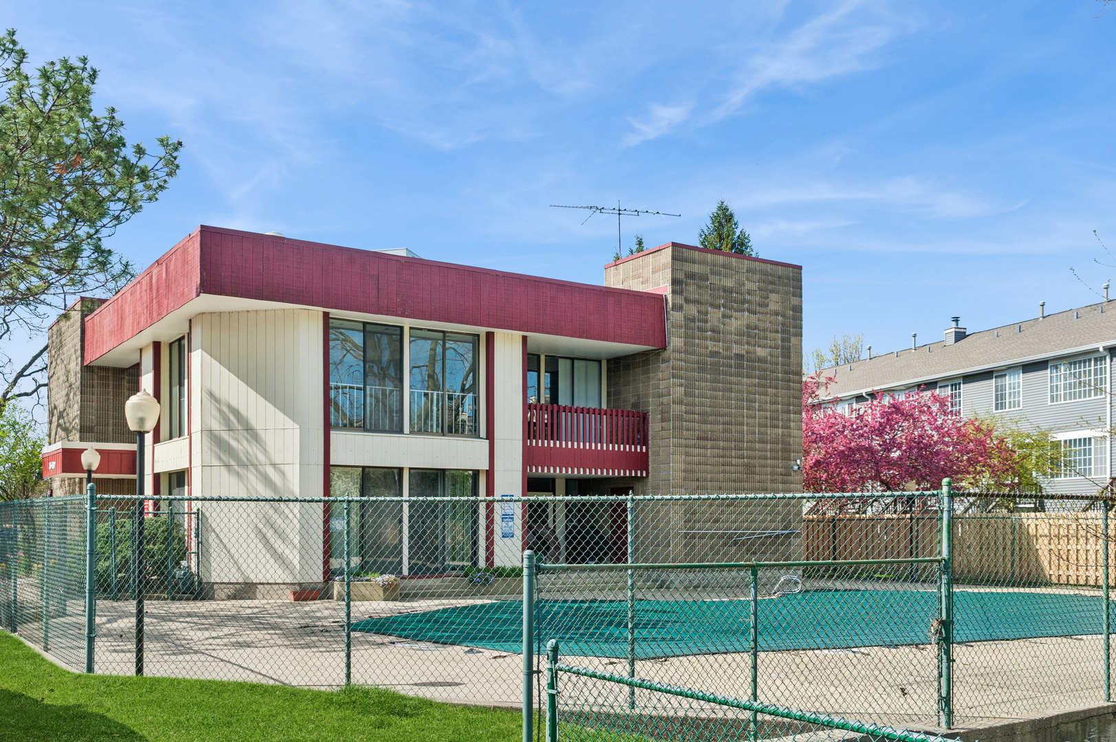 5550 Astor Lane Rolling Meadows IL 60008