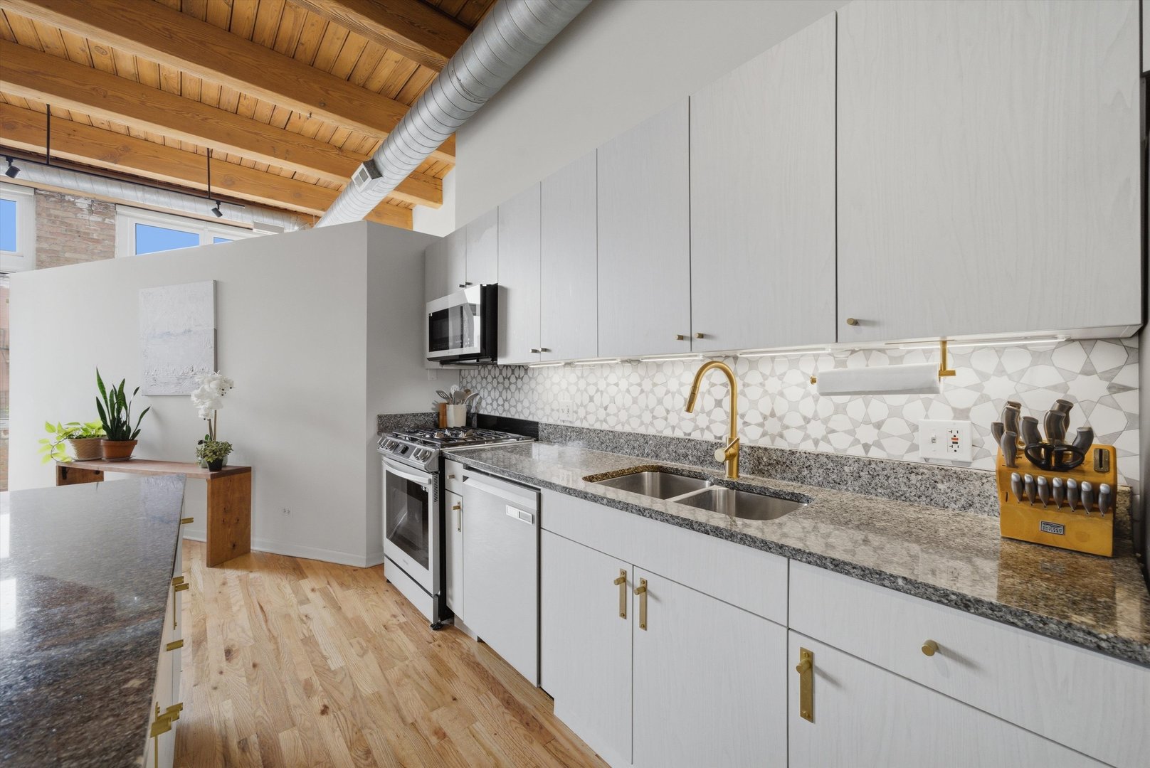 2544 West North Avenue Chicago IL 60647