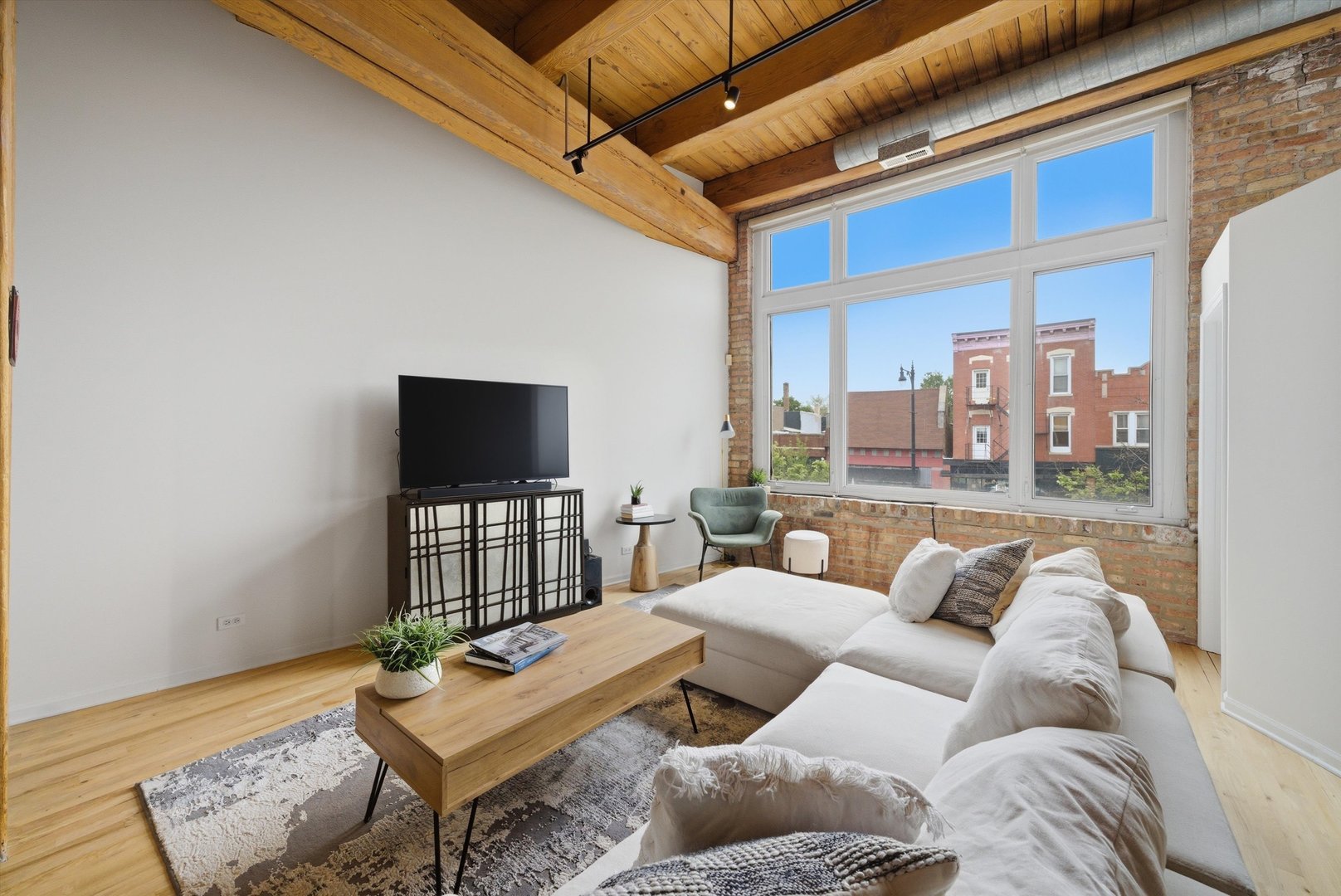 2544 West North Avenue Chicago IL 60647