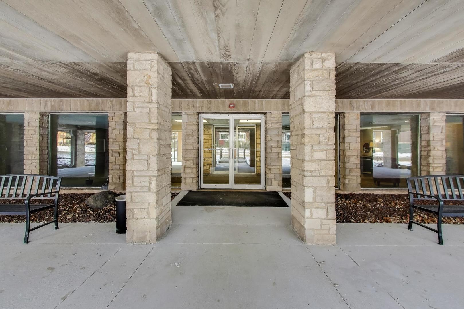 201 Thames Parkway Park Ridge IL 60068