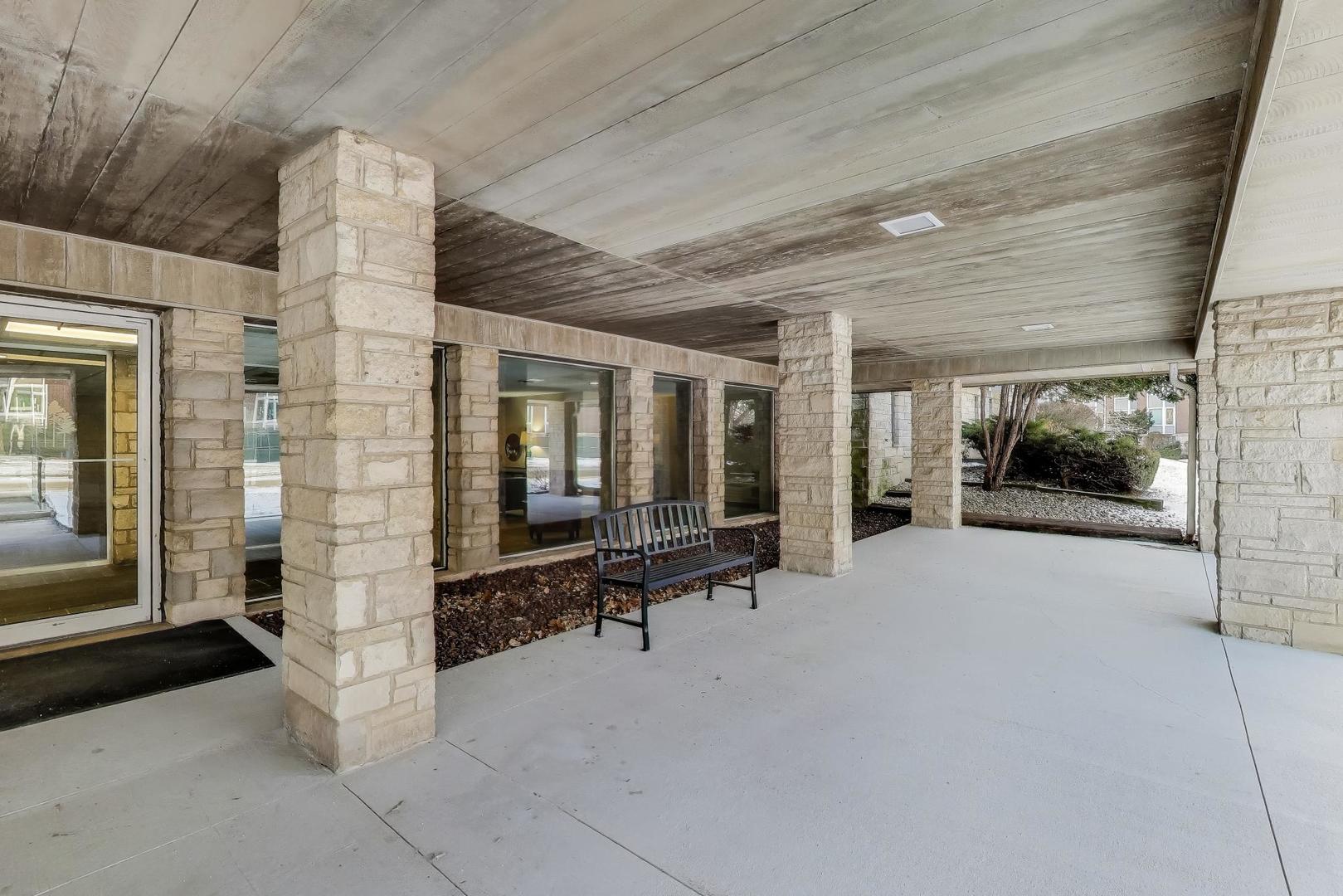 201 Thames Parkway Park Ridge IL 60068