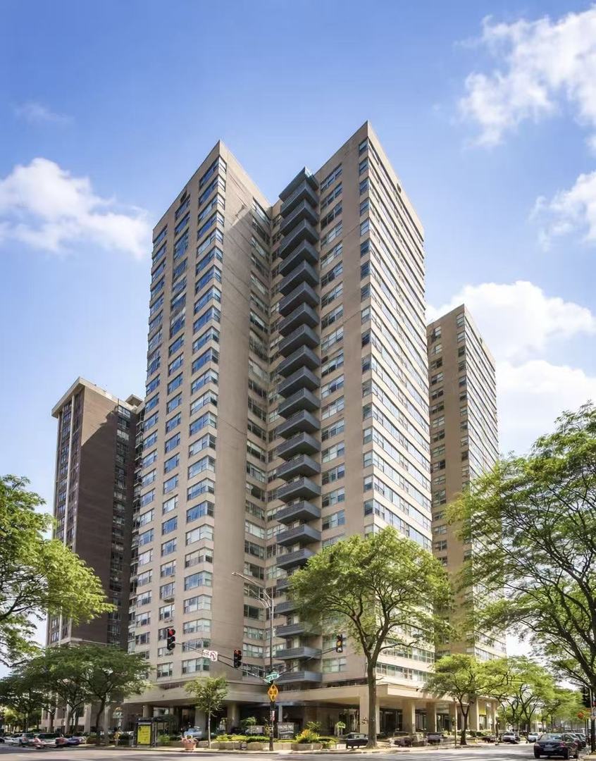6301 North Sheridan Road Chicago IL 60660
