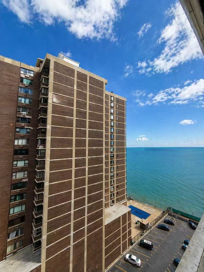 6301 North Sheridan Road Chicago IL 60660