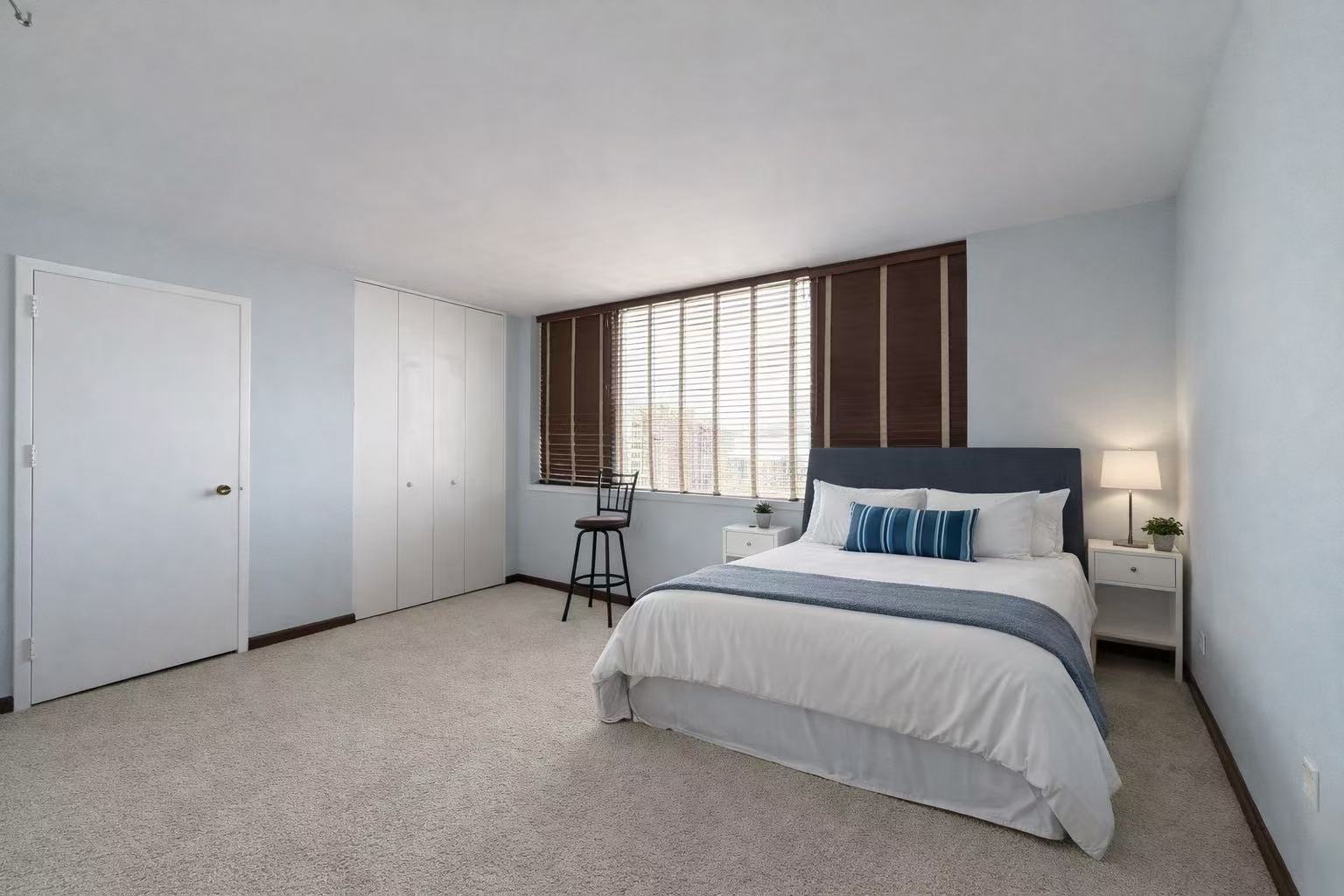 6301 North Sheridan Road Chicago IL 60660