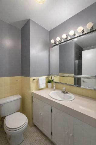 6301 North Sheridan Road Chicago IL 60660
