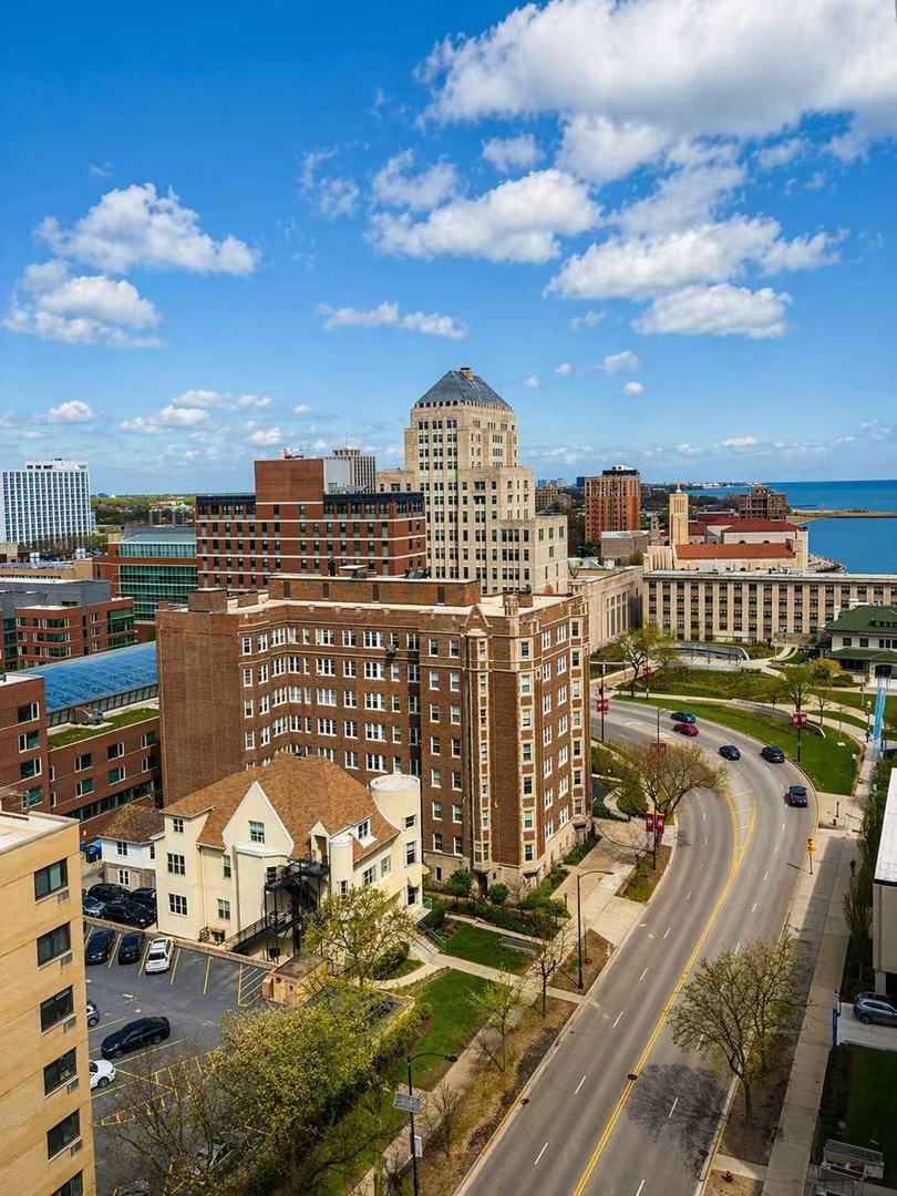 6301 North Sheridan Road Chicago IL 60660
