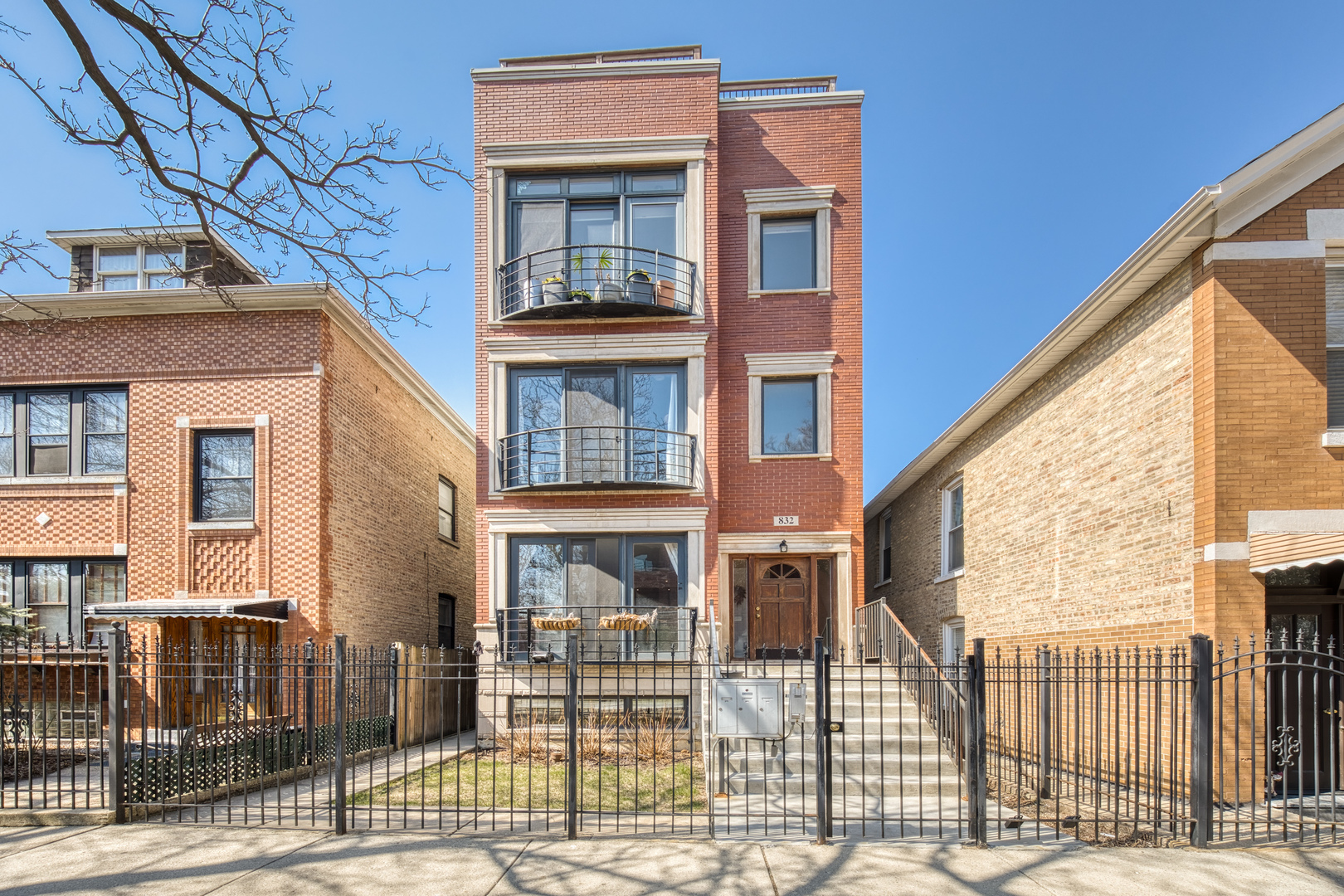 832 North Washtenaw Avenue Chicago IL 60622