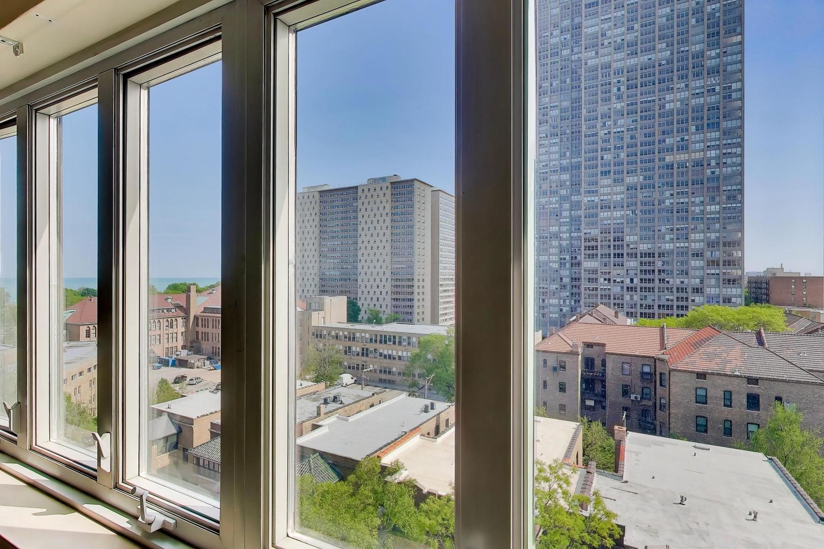 708 West Bittersweet Place Chicago IL 60613