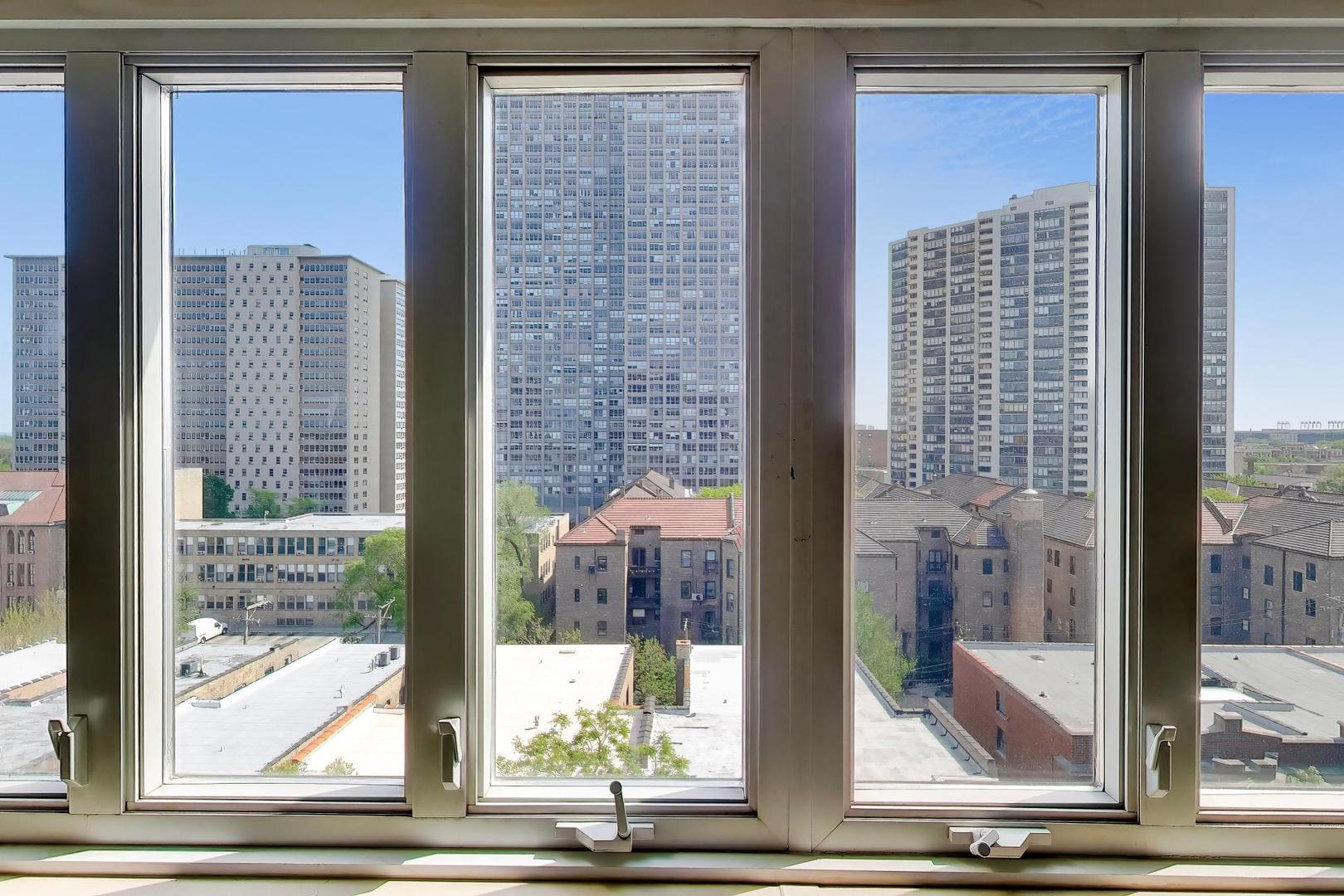 708 West Bittersweet Place Chicago IL 60613