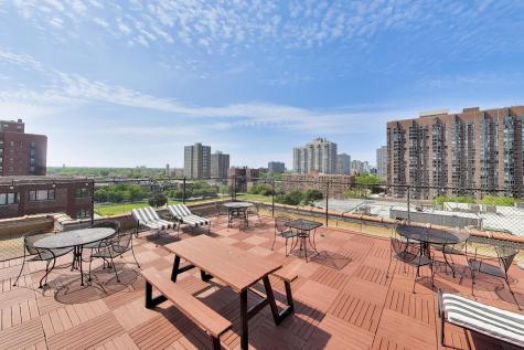 708 West Bittersweet Place Chicago IL 60613