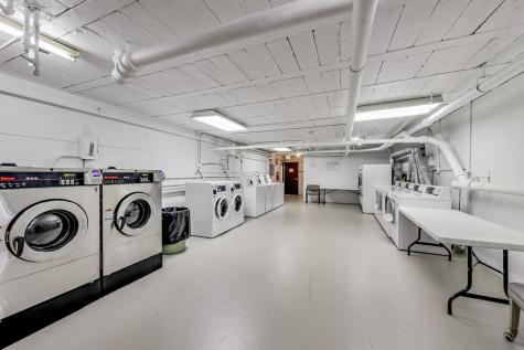 708 West Bittersweet Place Chicago IL 60613