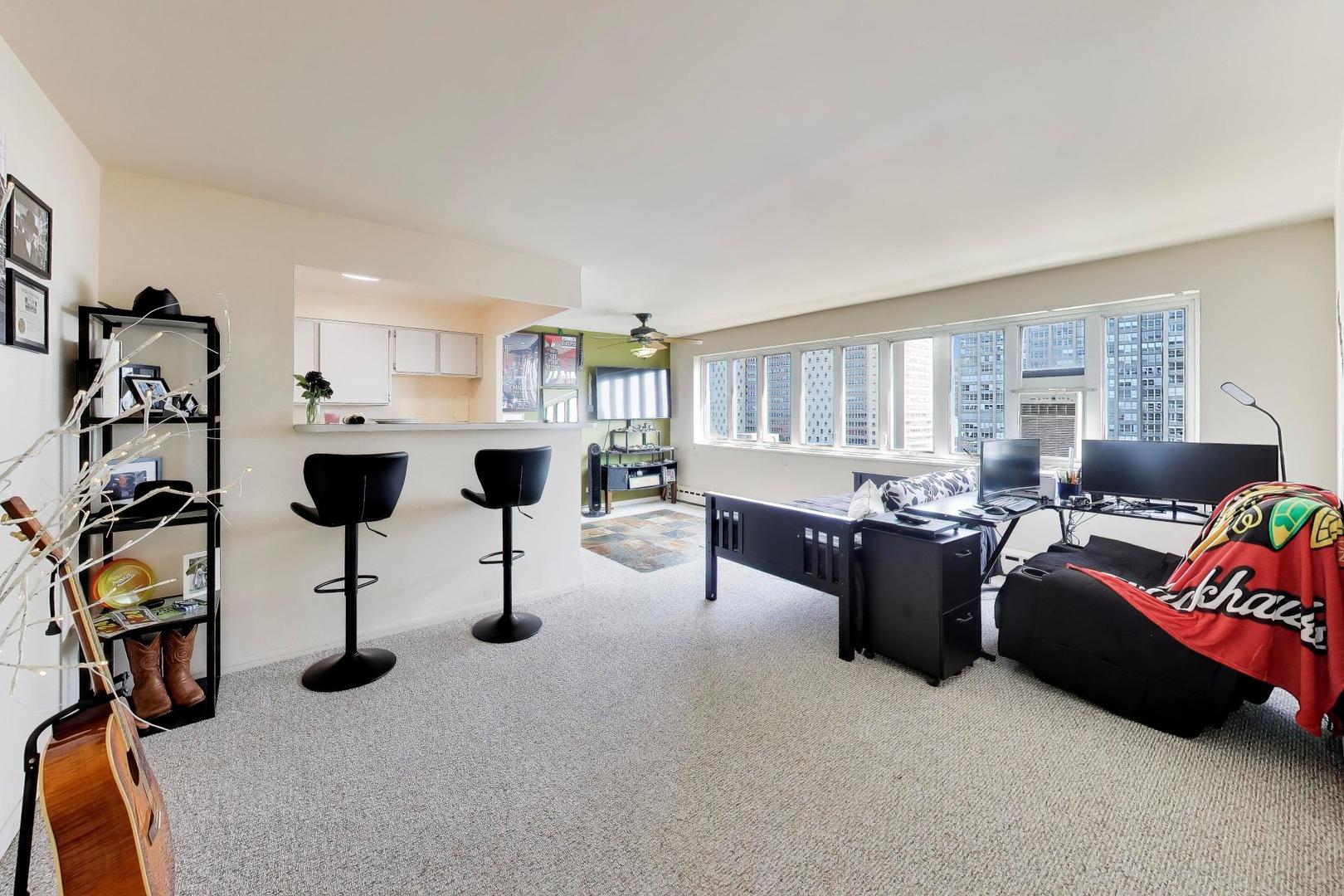 708 West Bittersweet Place Chicago IL 60613