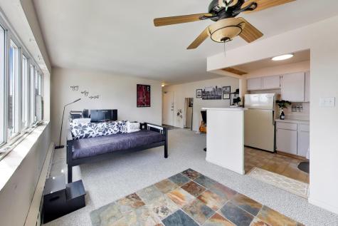708 West Bittersweet Place Chicago IL 60613