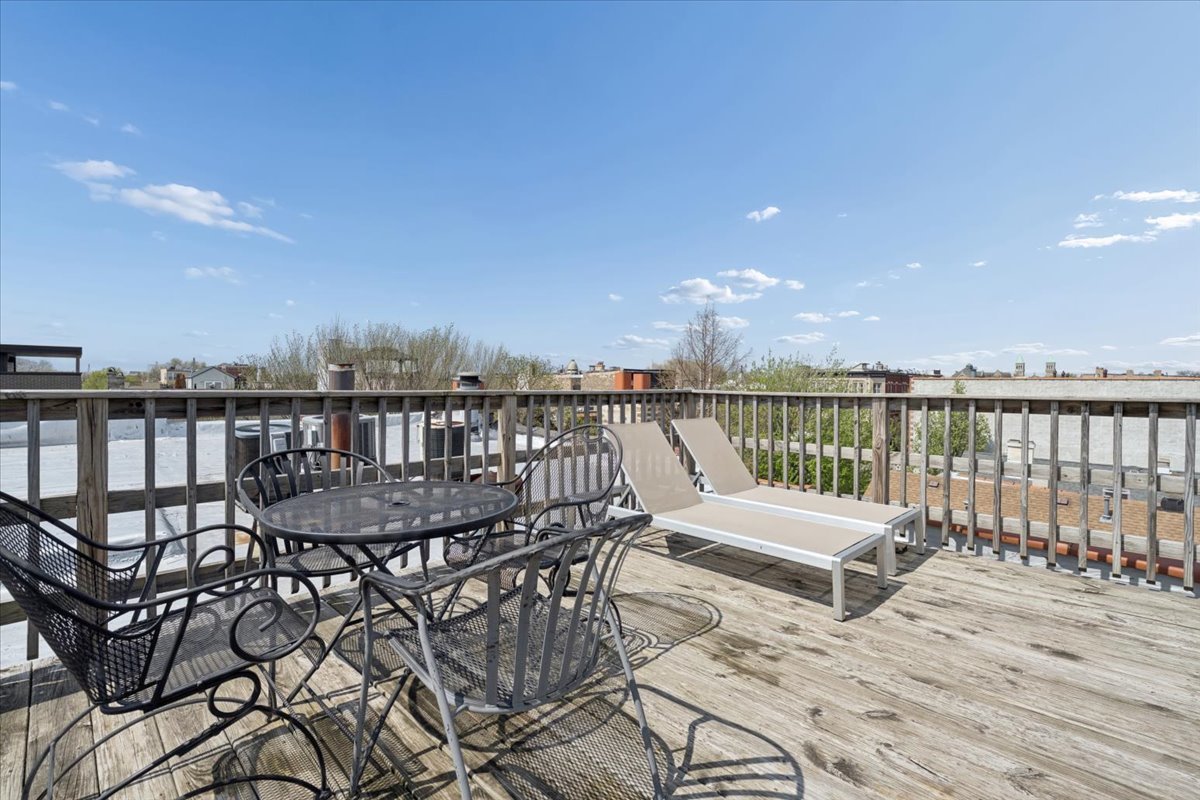 1945 North Sheffield Avenue Chicago IL 60614