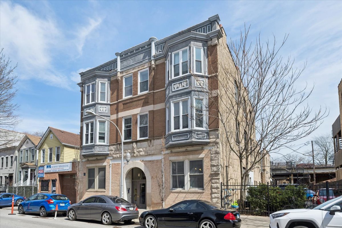 1945 North Sheffield Avenue Chicago IL 60614