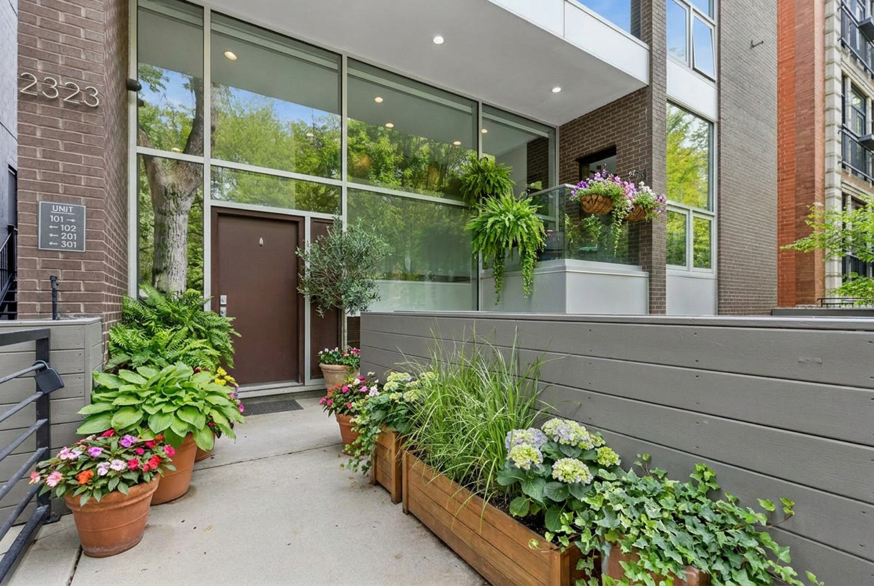 2323 North Leavitt Street Chicago IL 60647
