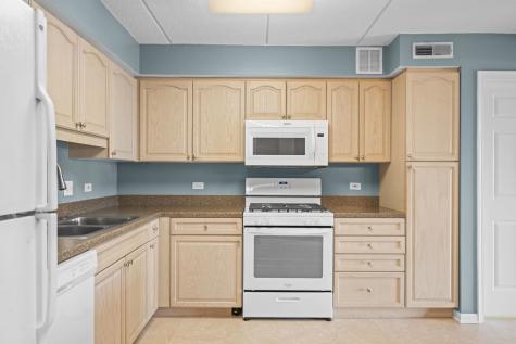 6807 North Milwaukee Avenue Niles IL 60714