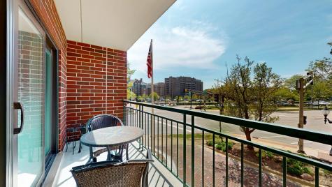 201 North Vail Avenue Arlington Heights IL 60004