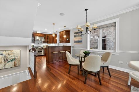 924 West Roscoe Street Chicago IL 60657