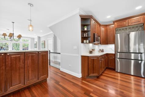 924 West Roscoe Street Chicago IL 60657
