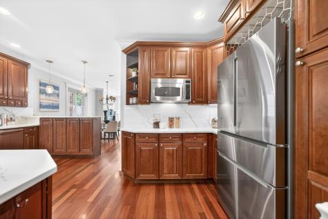 924 West Roscoe Street Chicago IL 60657