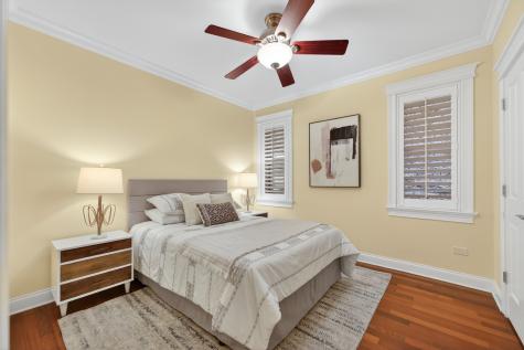 924 West Roscoe Street Chicago IL 60657