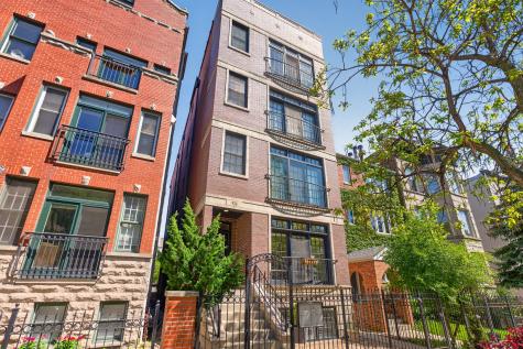 924 West Roscoe Street Chicago IL 60657