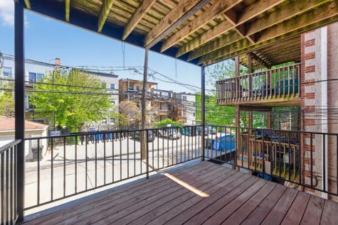 924 West Roscoe Street Chicago IL 60657