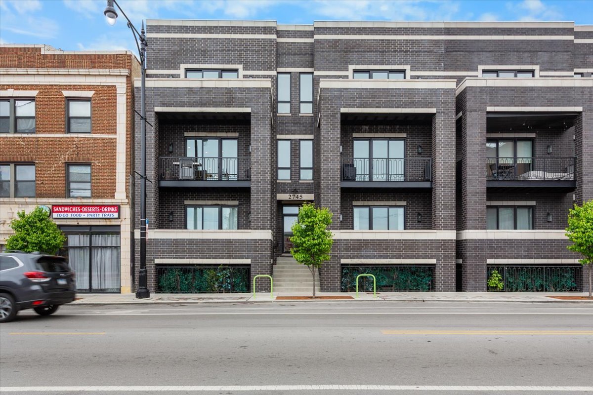 2745 West Lawrence Avenue Chicago IL 60625