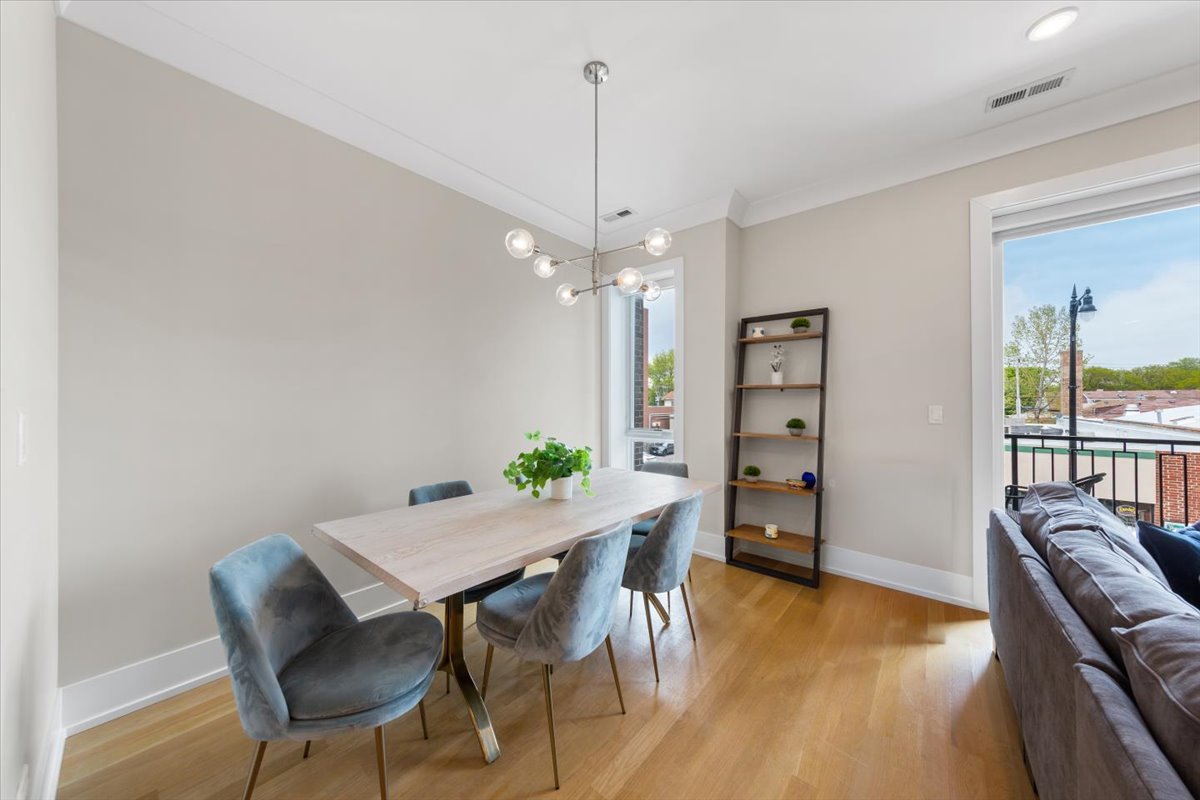 2745 West Lawrence Avenue Chicago IL 60625