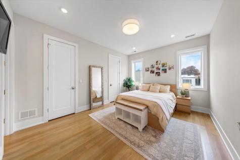 2745 West Lawrence Avenue Chicago IL 60625