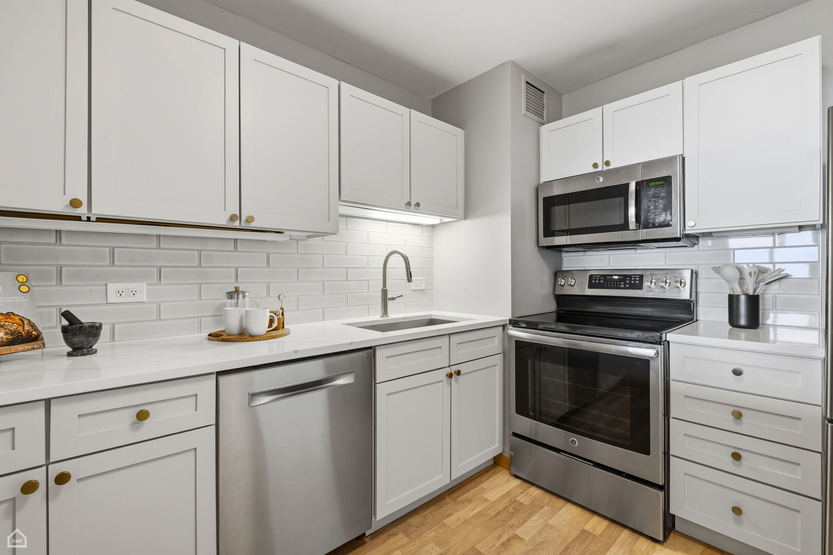 1636 North Wells Street Chicago IL 60614