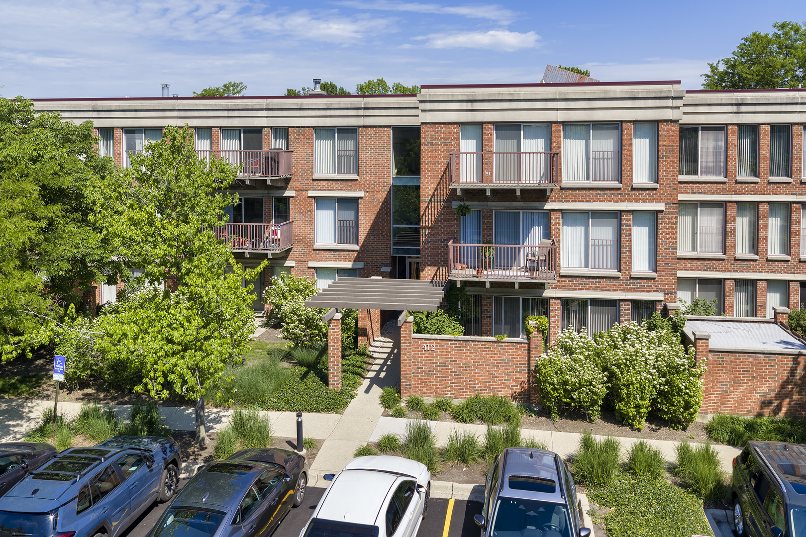 412 Kelburn Road Deerfield IL 60015
