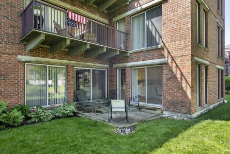 412 Kelburn Road Deerfield IL 60015