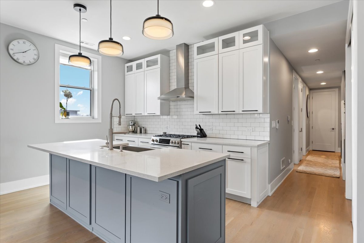 2438 North Western Avenue Chicago IL 60647