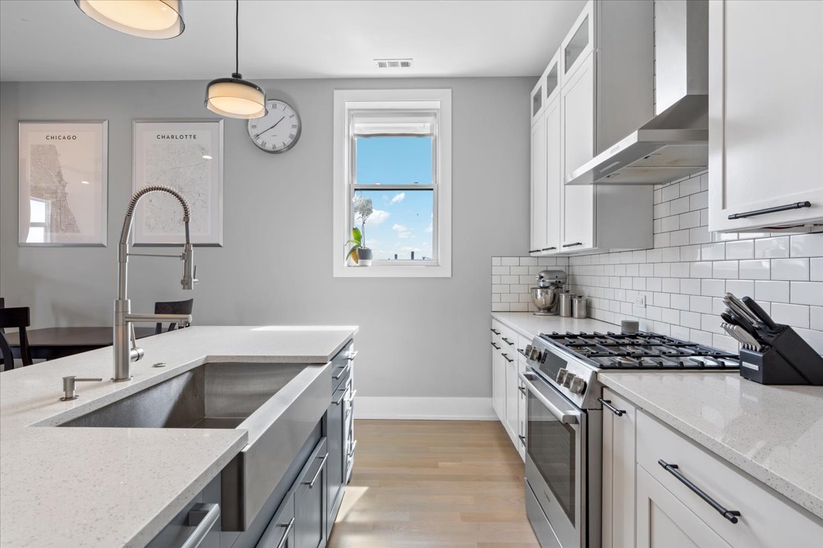 2438 North Western Avenue Chicago IL 60647