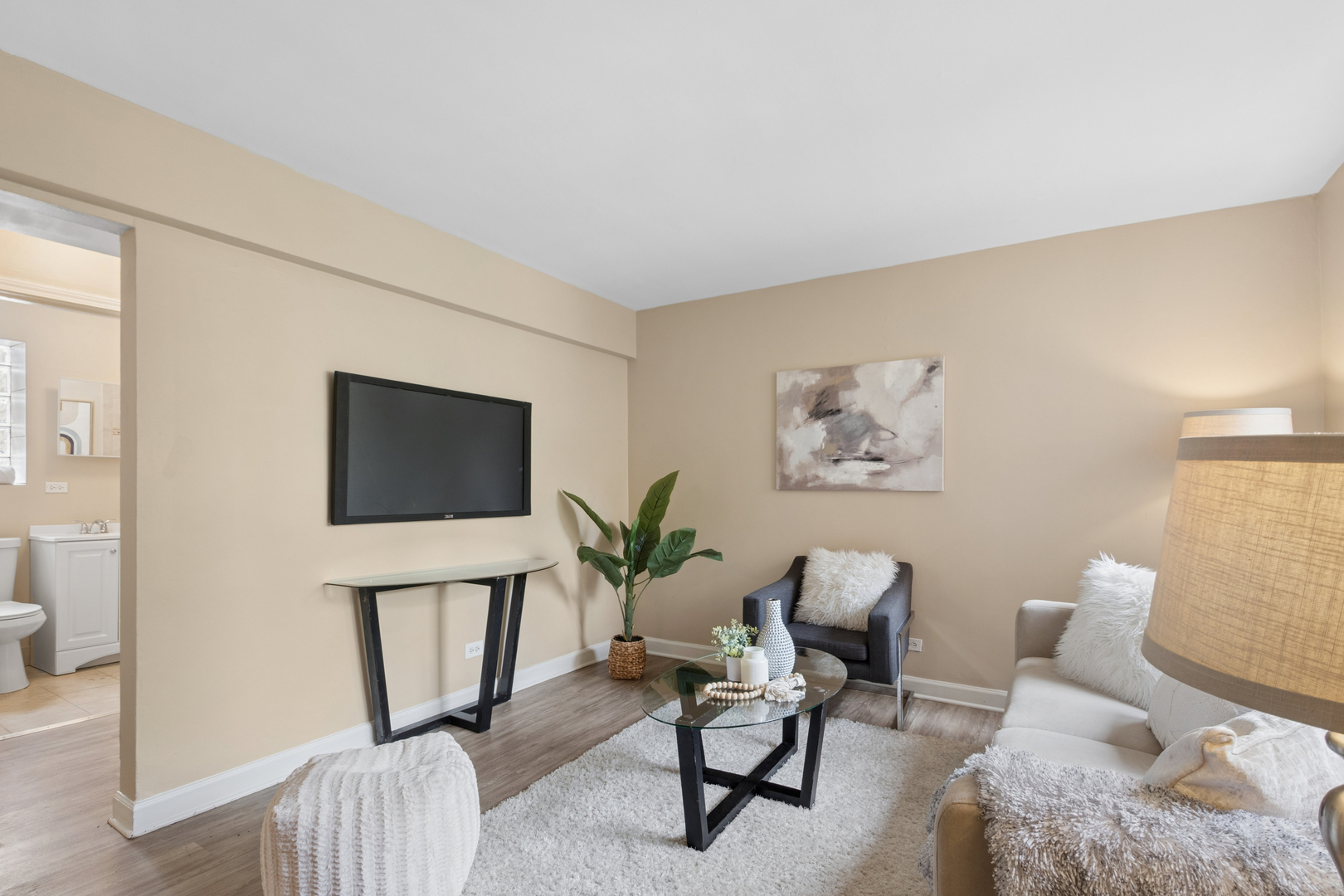 1711 West Estes Avenue Chicago IL 60626