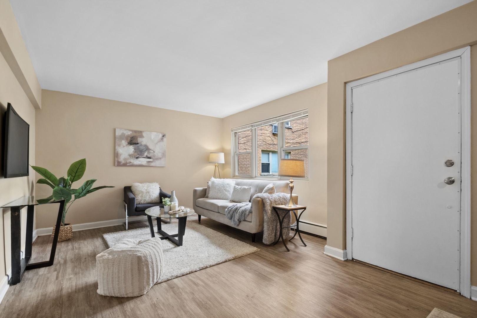 1711 West Estes Avenue Chicago IL 60626