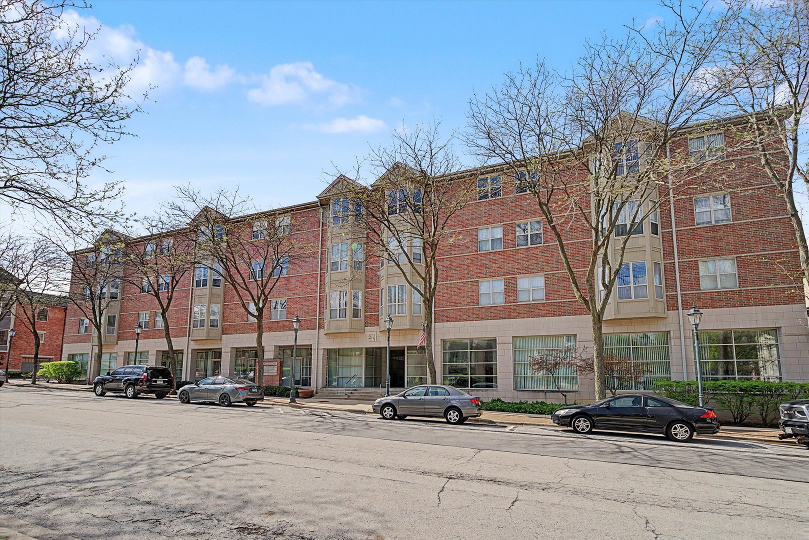 57 East Hattendorf Avenue Roselle IL 60172