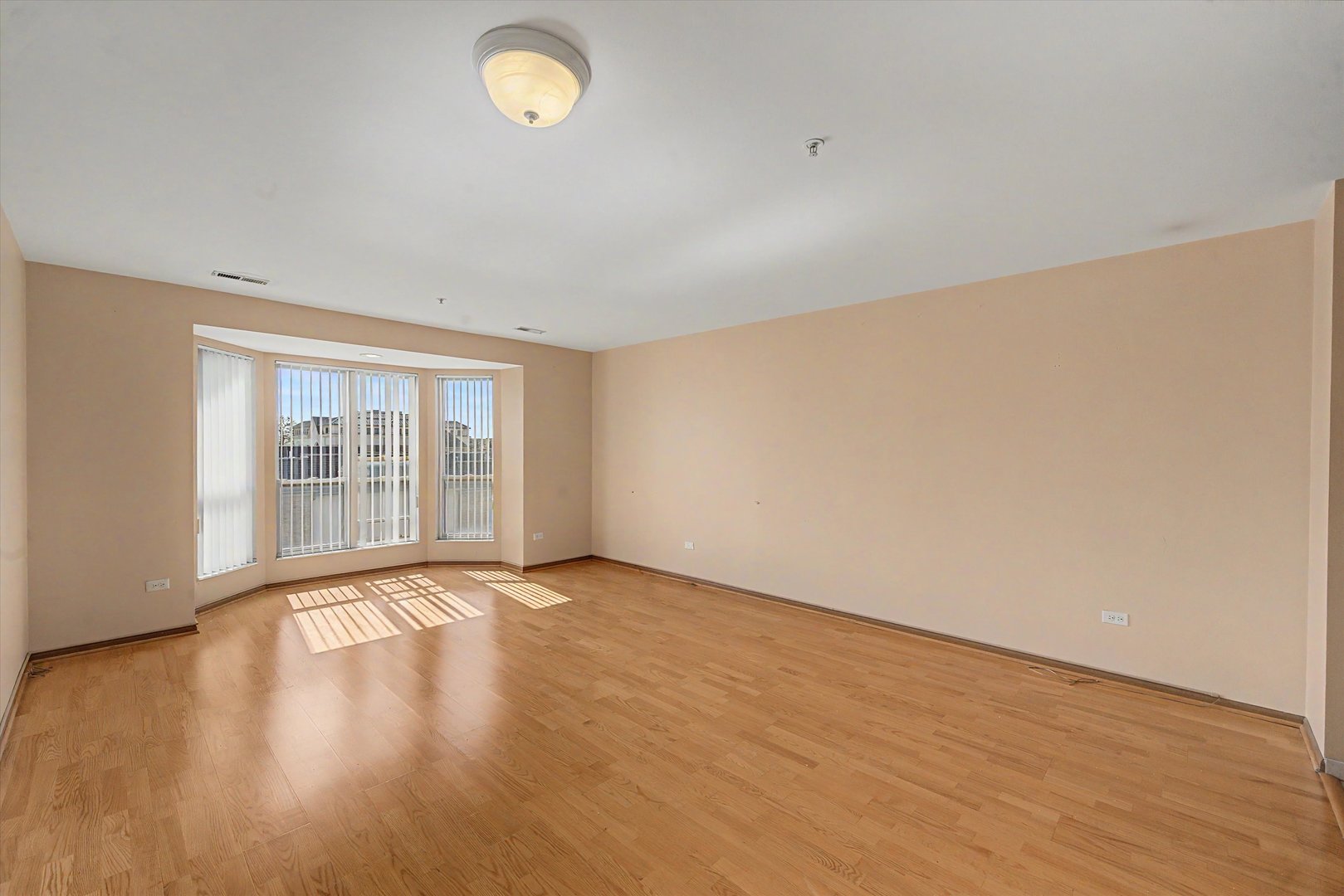 57 East Hattendorf Avenue Roselle IL 60172