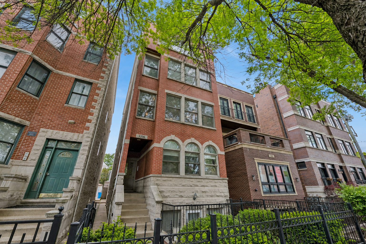 3336 North Damen Avenue Chicago IL 60618