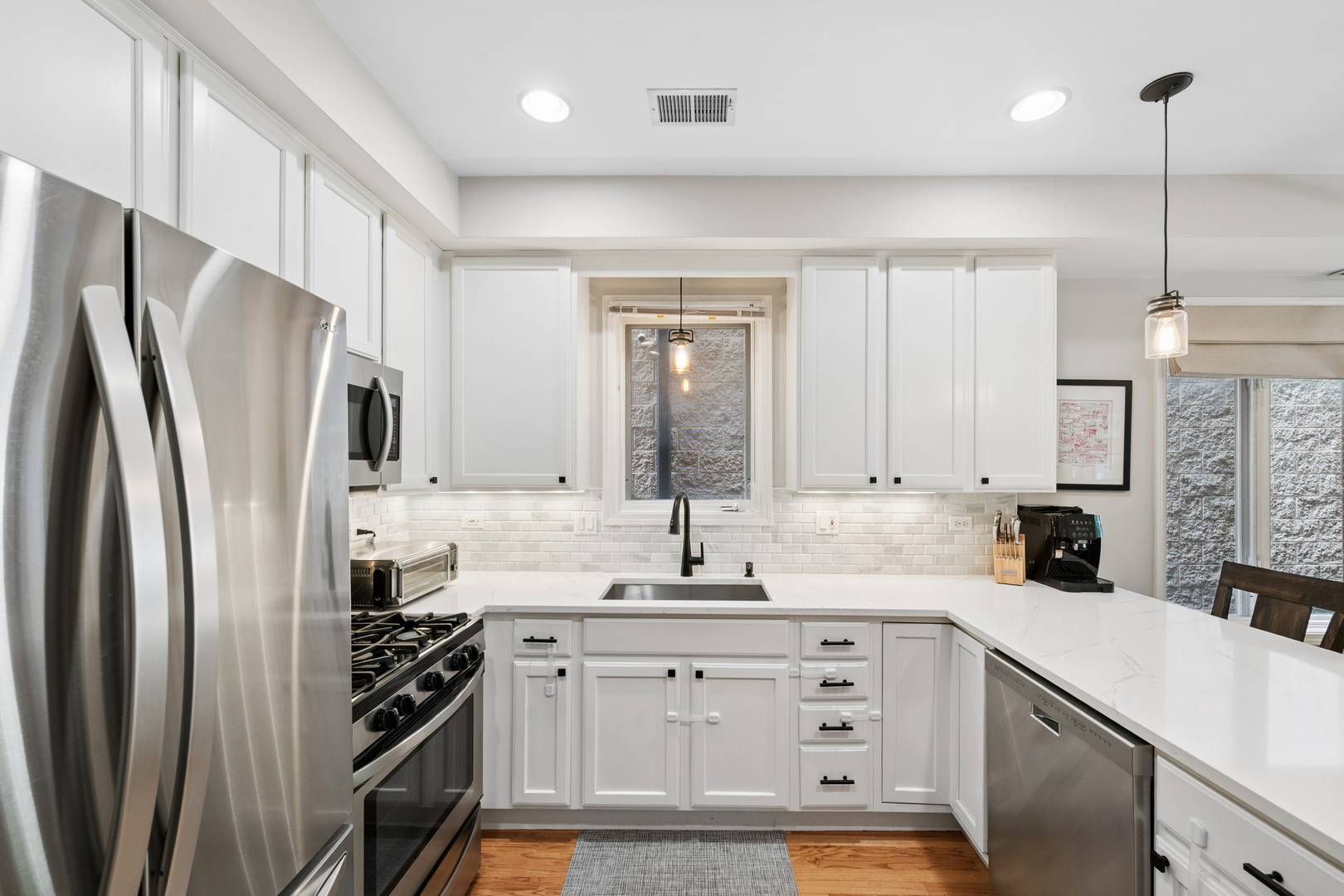 3336 North Damen Avenue Chicago IL 60618