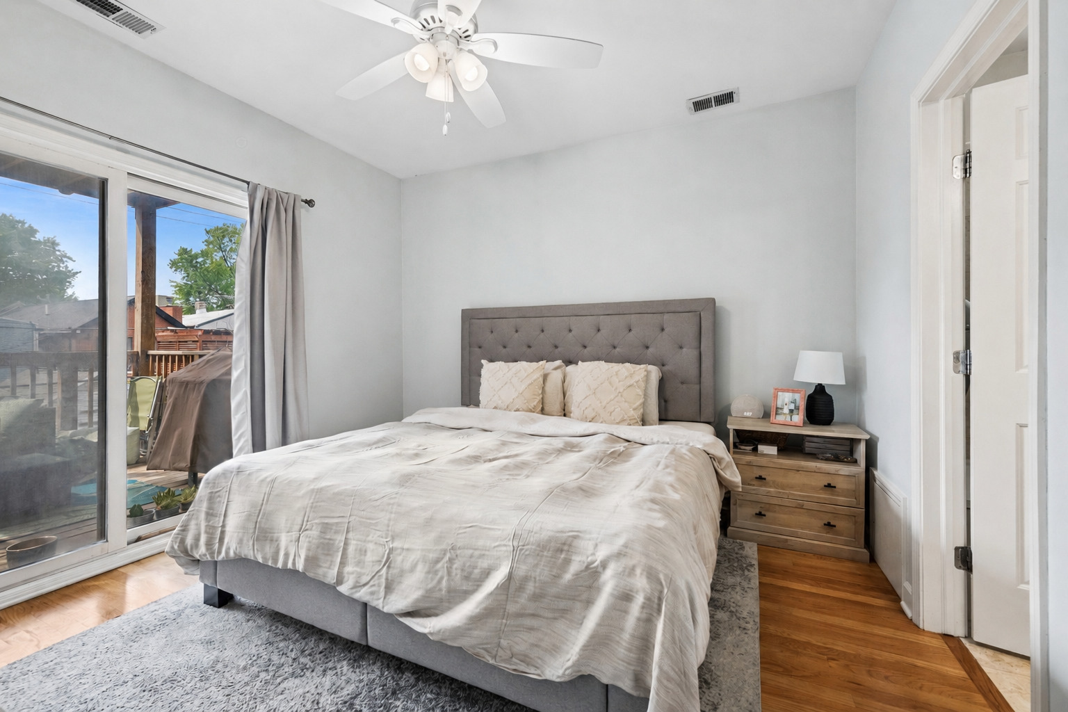 3336 North Damen Avenue Chicago IL 60618