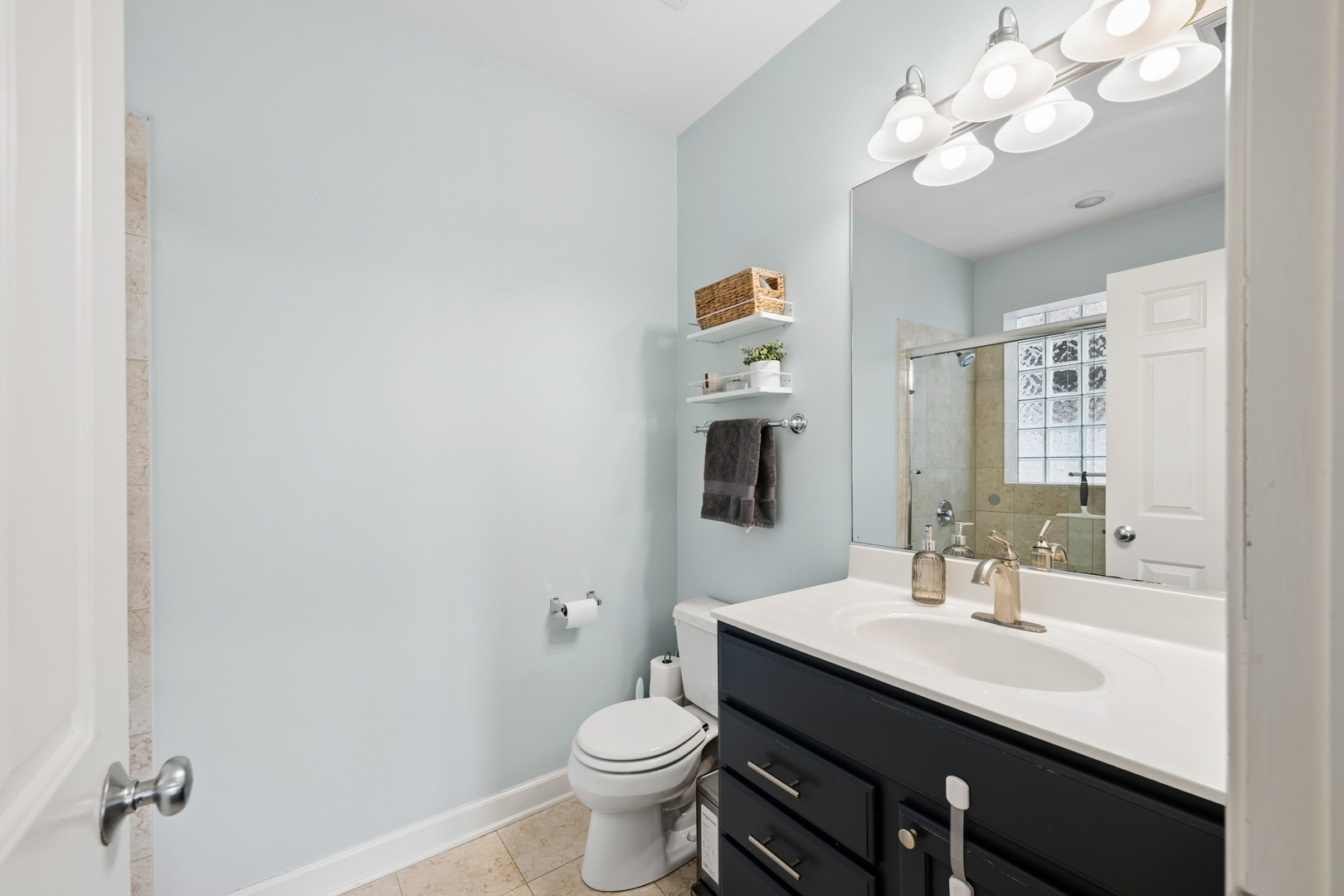 3336 North Damen Avenue Chicago IL 60618
